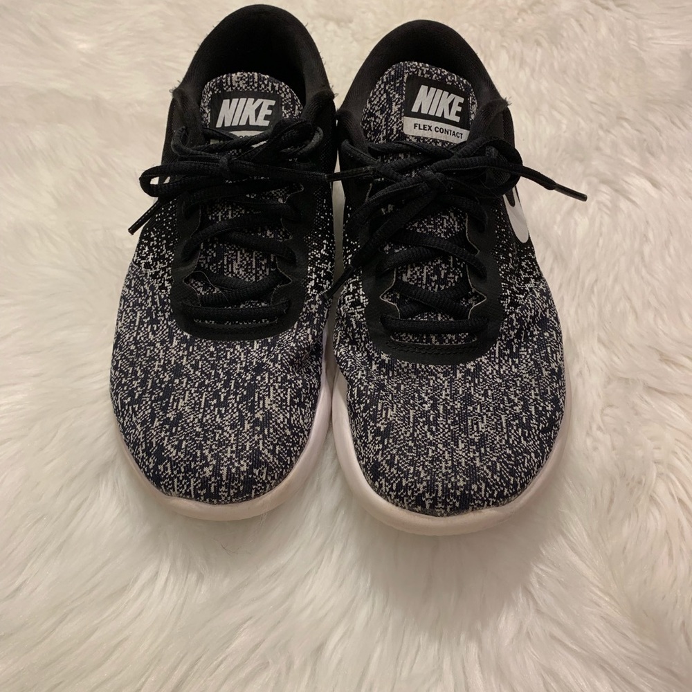 Shoes - Picture 5 of 5